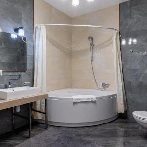 Hotel 1000 and 1 night