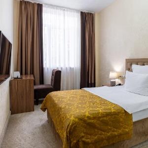 Hotel 1000 and 1 night