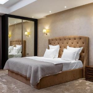 Hotel 1000 and 1 night