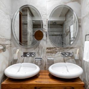 Hotel 1000 and 1 night