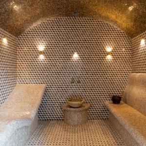 Hotel 1000 and 1 night