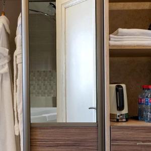 Hotel 1000 and 1 night