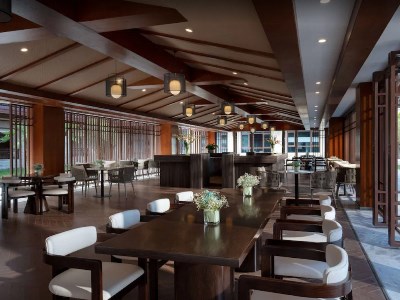 Гостиница Howard Johnson Wyndham Lakeview  Kunming