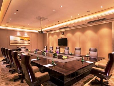 Гостиница Hilton Wuhan Riverside
