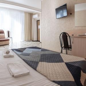 Hotel Sea Breeze on Pribrezhnaya 33