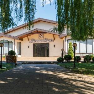 Hotel Usadba Familia