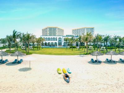 Гостиница Wyndham Hoi An Royal Beachfront Resort