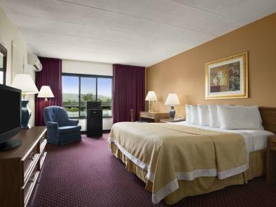 Гостиница Ramada By Wyndham Pittsburgh/New Stanton