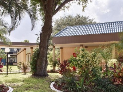 Hotel Ramada By Wyndham Cocoa