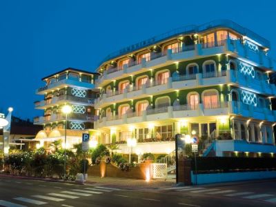 Гостиница Gambrinus And Strand