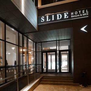 Hotel Slide Hotel