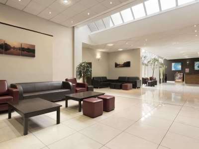 Гостиница Days Hotel Coventry