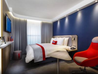 Гостиница Holiday Inn Exp London Heathrow T4