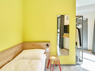 Гостиница Meininger Hotel Koln West