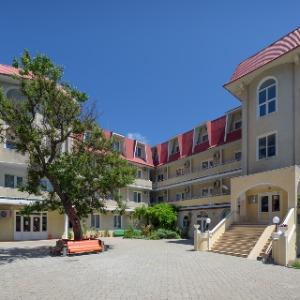 Hotel Chyornoe More