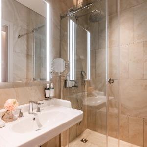 Hotel Hovard Club