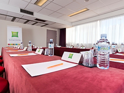 Гостиница Ibis Styles Bordeaux Meriadeck