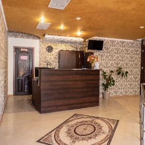 Hotel Lucky House