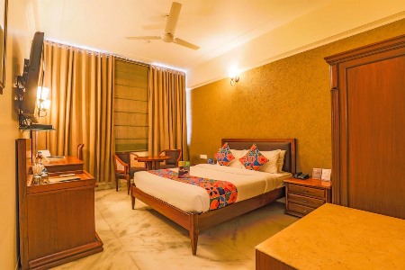 Fabhotel Sheronz Piccadily Chowk