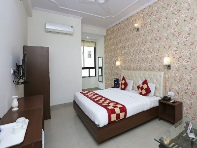Oyo 9594 Hotel Shree Residency