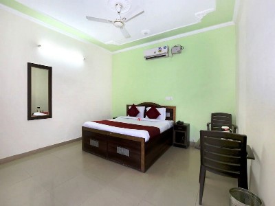 Hotel Oyo 7671 Spark Inn