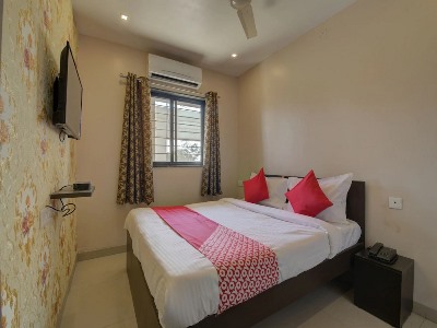Гостиница Oyo 23501 Log Inn Plaza