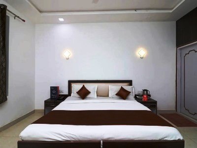 Hotel Oyo 11526 Apollo