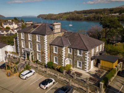 Hotel The Victoria Menai Bridge