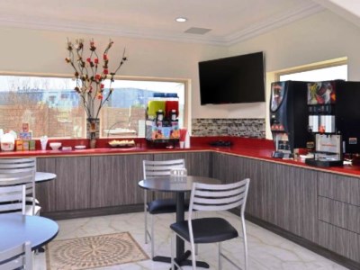 Гостиница Abvi And Suites At Hwy 6 And Westpark