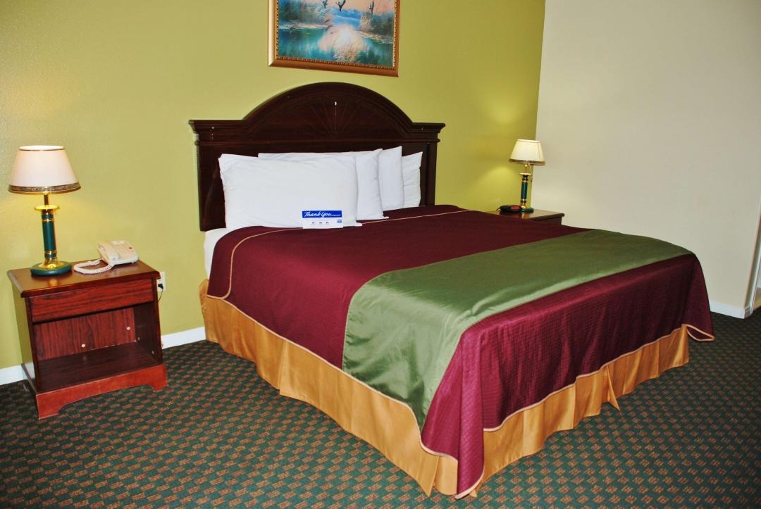 Гостиница Americas Best Value Inn N Ste Prairie Vw