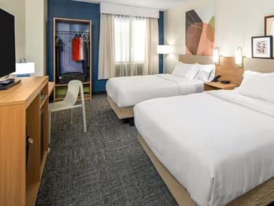 Hotel Spark By Hilton Lansing