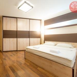 Apartments 5 Stars 4-room Apartment on Monakova street 33