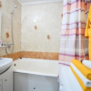 Apartments 5 Stars 2-room Apartment on Bratyev Kashirinykh 95