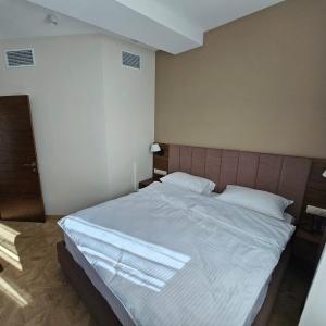 Hotel Dinastya