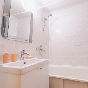 Apartments 5 Stars 2-room Apartment on 60 let Oktyabrya street 42