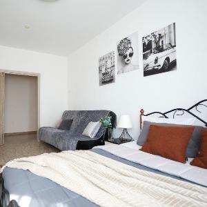 Apartments 5 Stars 1-room Apartment on Omskaya street 23