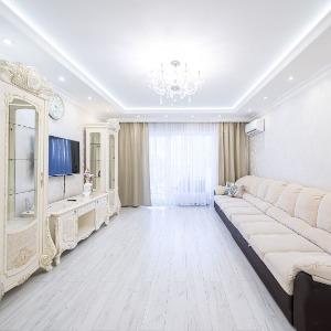 Hotel 5 Stars 3-room Apartment on Chicherina street 37