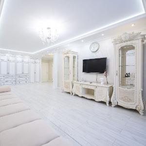 Hotel 5 Stars 3-room Apartment on Chicherina street 37