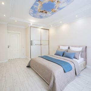 Hotel 5 Stars 3-room Apartment on Chicherina street 37