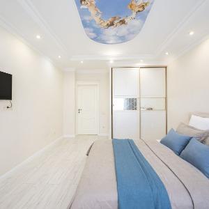 Hotel 5 Stars 3-room Apartment on Chicherina street 37