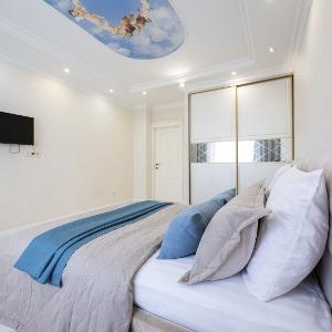 Hotel 5 Stars 3-room Apartment on Chicherina street 37