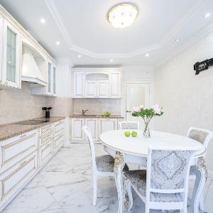 Hotel 5 Stars 3-room Apartment on Chicherina street 37