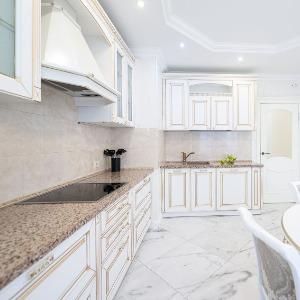 Hotel 5 Stars 3-room Apartment on Chicherina street 37