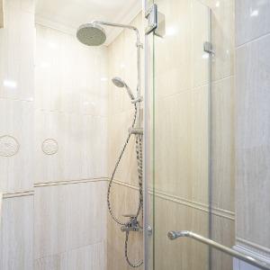 Hotel 5 Stars 3-room Apartment on Chicherina street 37
