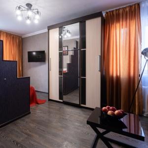 Apartments 5 Stars 1-room Apartment on Ustinovisha street 4