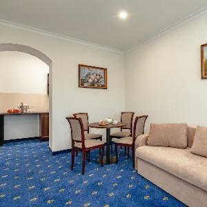 Bristol Hotel