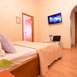 Lion Apartments 2-room Apartment on Tyumensky tract 8, 4 floor
