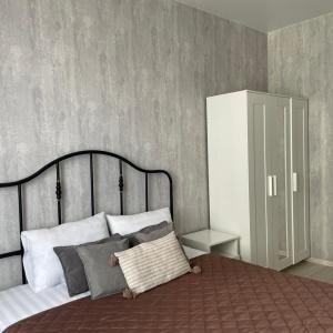 Apartments 5 Stars 2-room Apartment on Geroya Rossii Yakovleva street 13