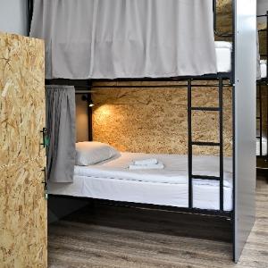 Hostel 44