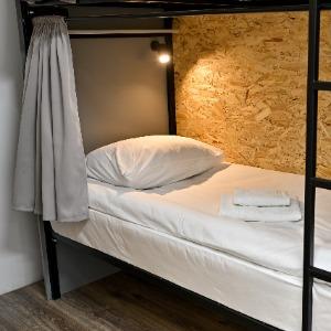 Hostel 44